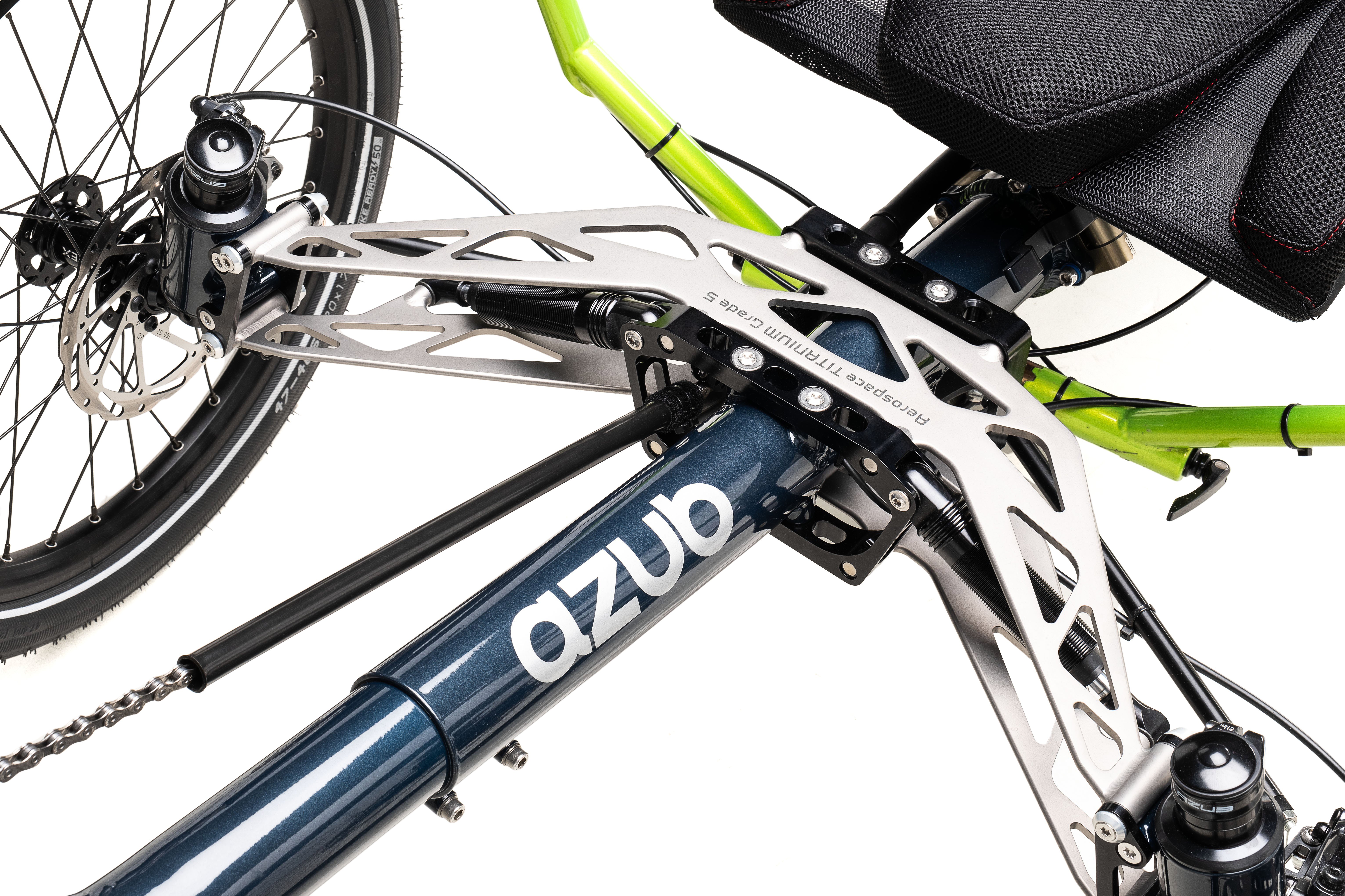 Detalj av ramme og drivverk på AZUB Ti-FLY liggesykkel – lett og robust konstruksjon