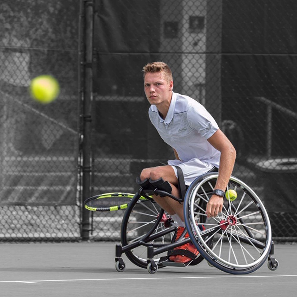 tennis-lifestyle-q2mkew5n45i1yhpp8mtvhvr8ft69z2uwjmt4olupe8